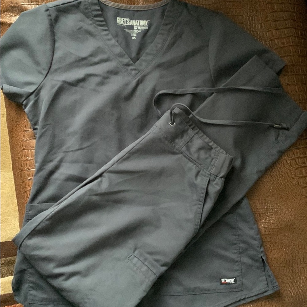 Womens scrubs